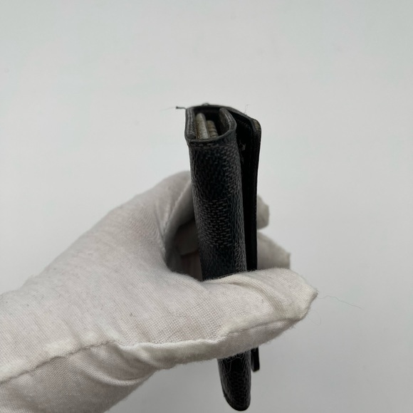 Louis Vuitton Graphite Six Key Holder - Picture 12 of 14